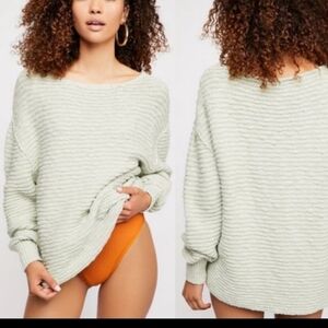 Free people oversized boho crew neck menace solid Sweater Sz M